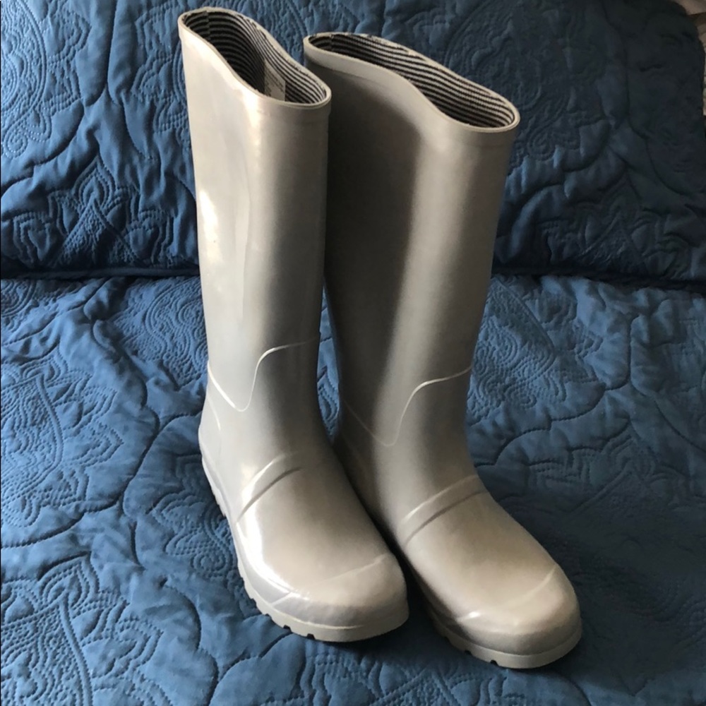 Rain boots